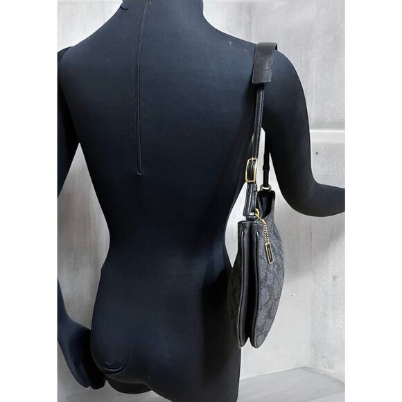 Vintage Coach 8307 Girlie Signature Wool Hobo Bag - Picture 8 of 10